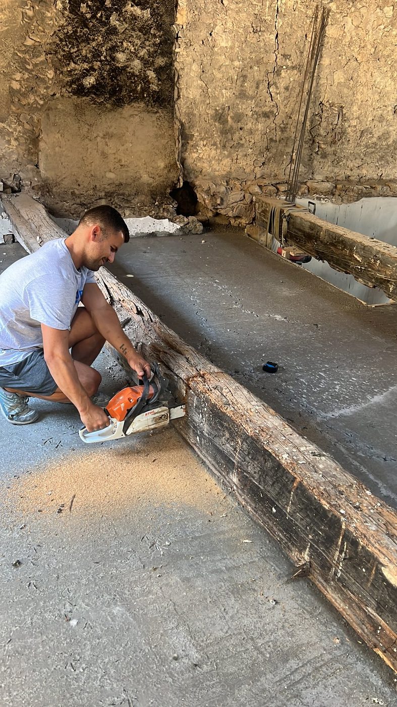 Julien Didier, artisan maçon sur chantier